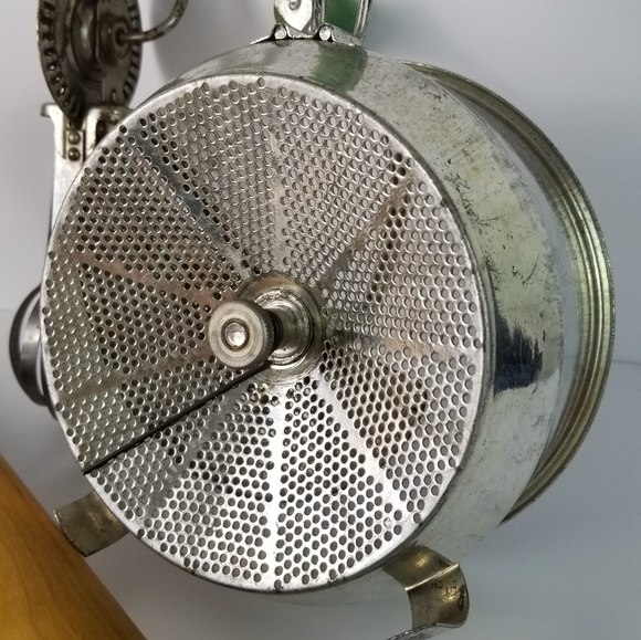 Lot of 8 Vintage Kitchen Gadgets w/ Green Handles - Picture 13 of 16